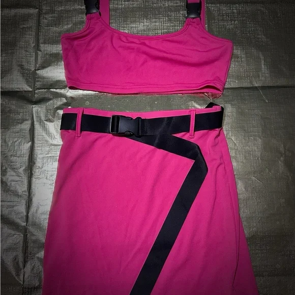 Pink Outfit Set with Hat and Belt - Picture 5 of 9